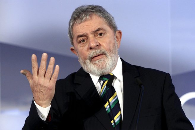 Lula considera "insana" la apertura de juicio político a presidenta brasileña