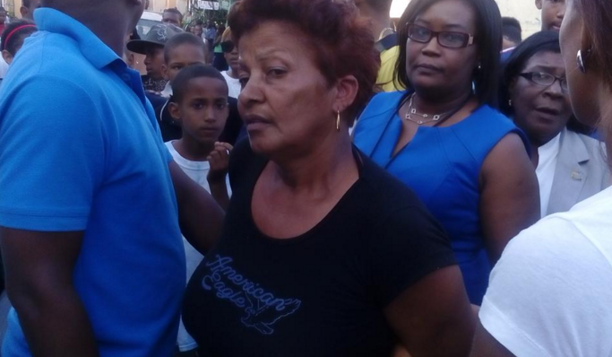 Abogado mujer que golpeó su nieta dice actuó “inducida por nervios y tensiones”