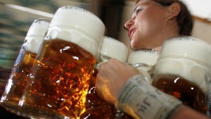 El consumo de cerveza ayuda a prevenir el Alzheimer y el Parkinson