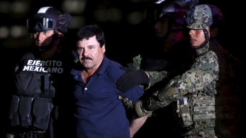 Suspenden la extradición de "El Chapo" a EE.UU.