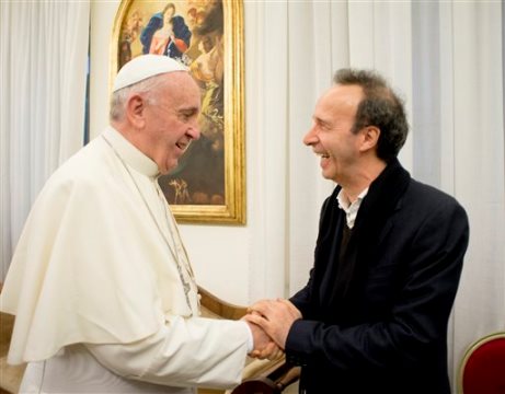 El actor y director Benigni dice papa Francisco es “fuente de misericordia”