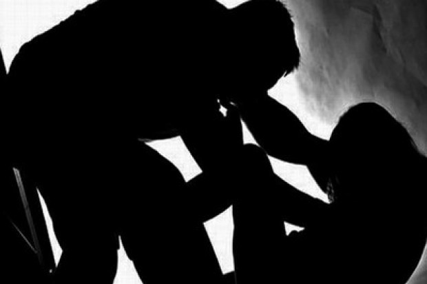 Un padre acusado de intentar violar hija presenta insólito “argumento”