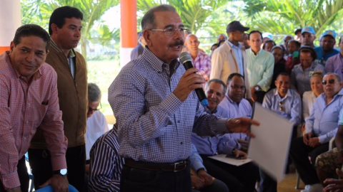 Danilo Medina afirma se acerca fin de los apagones con plantas a carbón