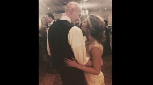 Adolescente se casa con su novia pese a cáncer terminal