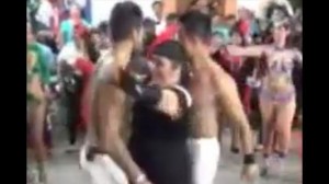 Alcaldesa mexicana sorprendida bailando con strippers
