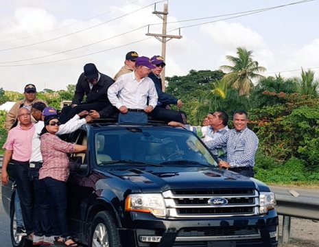Presidente Medina realiza recorrido por la región sur hasta Azua