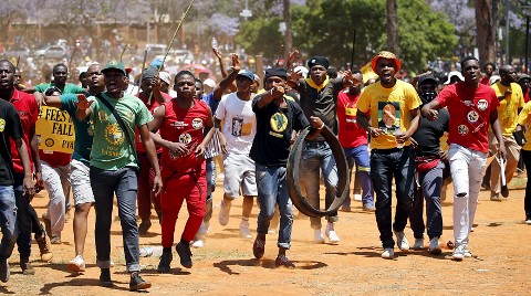 Protestas violentas provocan cierre de universidad sudafricana
