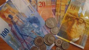 ¿Quiere cobrar sin trabajar?: Suiza vota para implantar un salario de 2.400 dólares 
