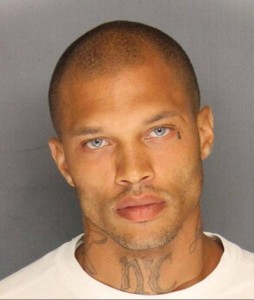 EE.UU.: El delincuente más guapo sale de prisión listo para trabajar de modelo y actor