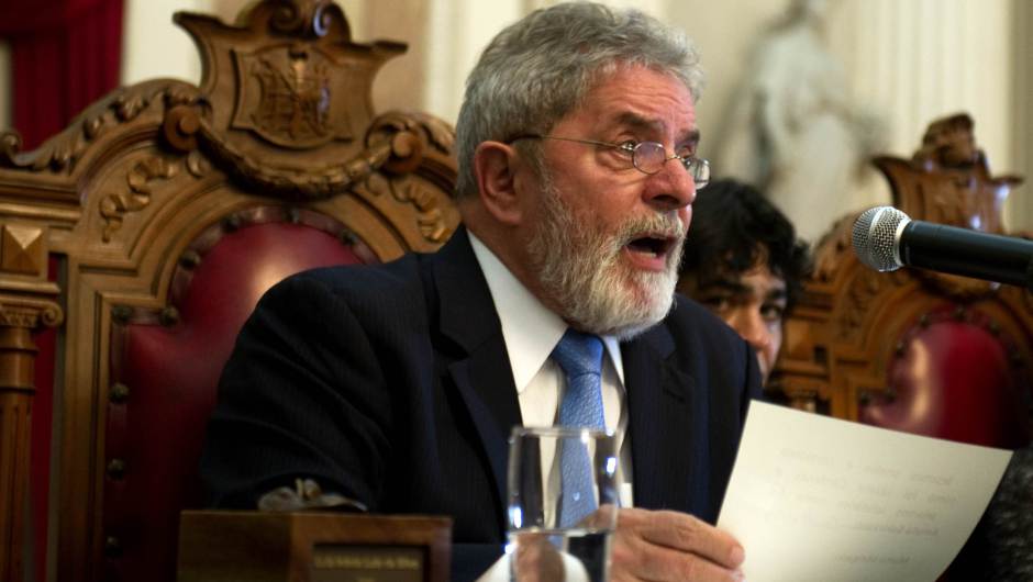 Policía registra domicilio del expresidente brasileño Lula da Silva