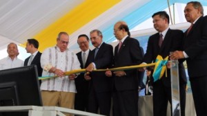 Presidente encabeza inauguración primera planta de energía fotovoltaica RD en Monte Plata