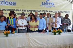 UERS lleva redes eléctricas a comunidades de Azua para beneficiar 55 familias