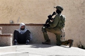 Ejército israelí mata 2 atacantes palestinos que entraron en asentamiento de Cisjordania  