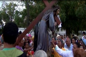 Dajabón: feligreses celebran viacrucis con motivo a Semana Santa