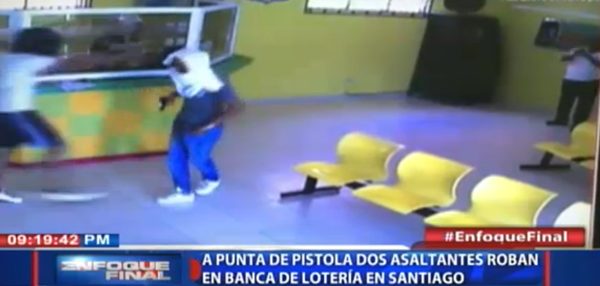 Asalto a punta de pistola en lotería de Santiago