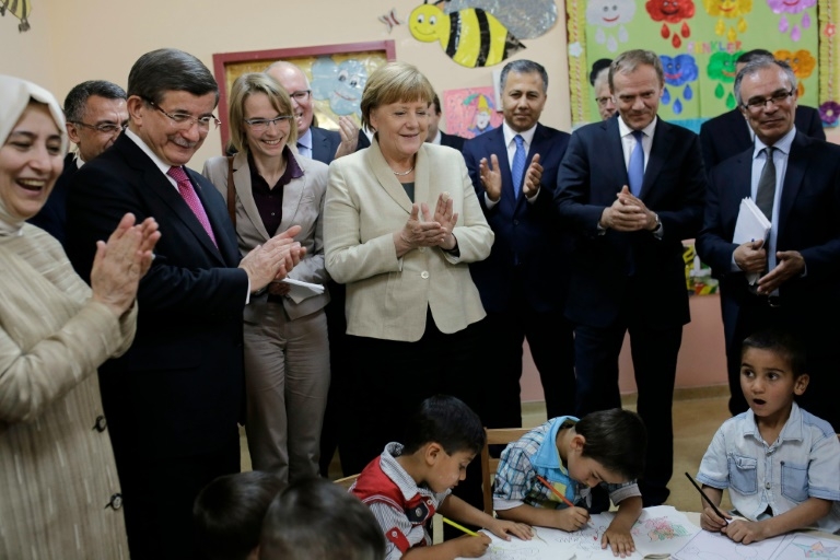 Merkel visita Turquía en un contexto de tensión por el acuerdo migratorio