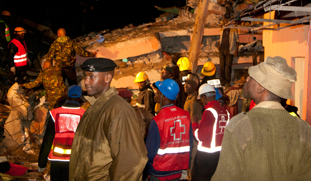 10 muertos y más de 130 heridos al desplomarse un edificio en Kenia