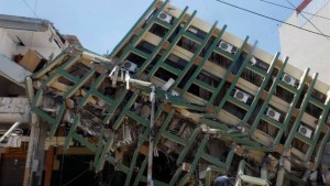 Fiscalía de Ecuador registra a 570 muertos en Manabí por terremoto