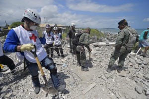 Francia enviara militares y material para asistir víctimas del terremoto en Ecuador