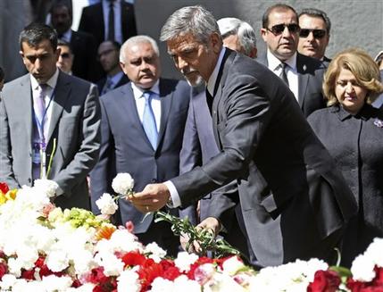 George Clooney asiste a ceremonia por masacre de armenios
