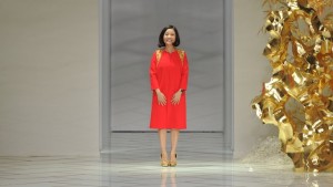 ¿Quién es la diseñadora de moda china de la que habla el mundo?
