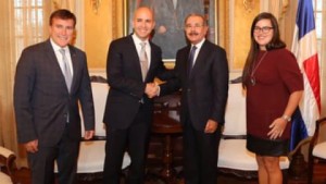Juan González visita al presidente Danilo Medina