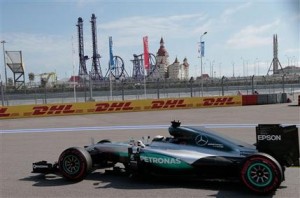 Lewis Hamilton domina prácticas del GP de Rusia
