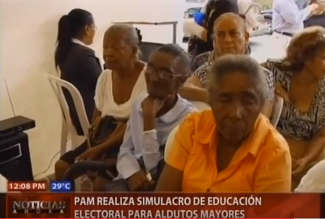 PAM realiza simulacro de educación electoral para adultos mayores