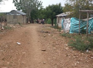 Azua: residentes de Villa Corazón  piden les lleven agua potable 