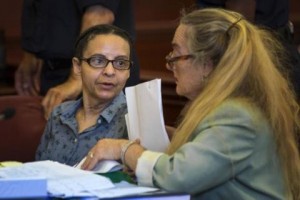 Niñera acusada de matar hermanos rechaza oferta de un juez