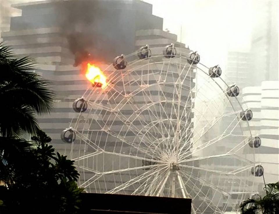 Bangkok: Se incendia rueda de la fortuna; no hay heridos