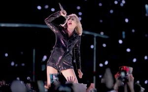 Taylor Swift arrasa en YouTube con videoclip 