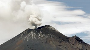 Alerta amarilla por explosiones del volcán Popocatépetl en México
