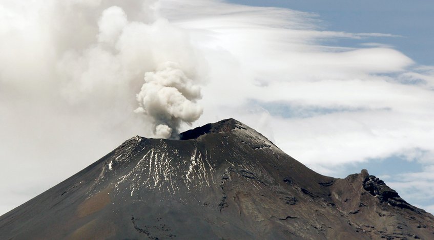 Alerta amarilla por explosiones del volcán Popocatépetl en México