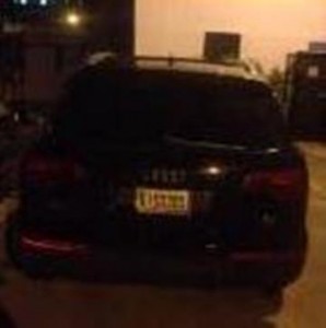 jeepeta Audi, negra, placa G150300