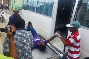 Hombre muere dentro de guagua pública en Dajabón