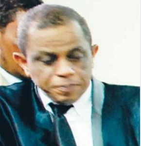 Arrestan abogado acusado falsificar orden de libertad a Nelson Cabral