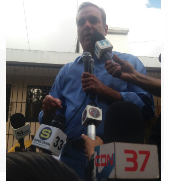 Luis Abinader reta a Danilo Medina a un debate