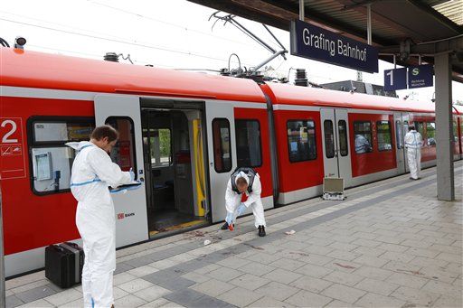 Alemania: 1 muerto, 3 heridos en ataque en estación de tren