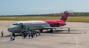 Avión venezolano aterriza por error en Base Aérea de San Isidro