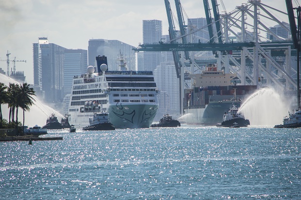Zarpa primer crucero de Miami a La Habana en décadas