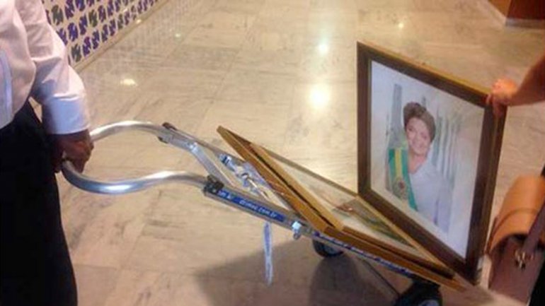 Retiran los retratos de Dilma Rousseff del Palacio de Planalto