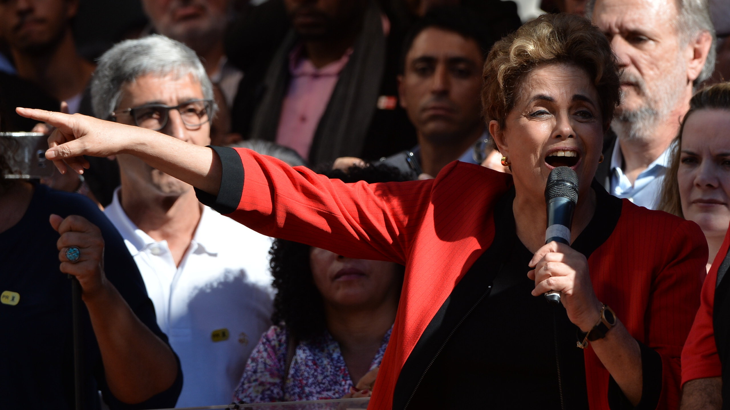Rousseff critica impeachment en acto sindical en Sao Paulo