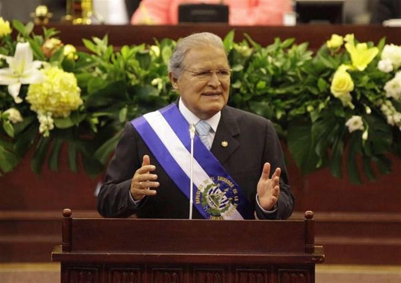 El Salvador no reconoce al gobierno provisional de Brasil