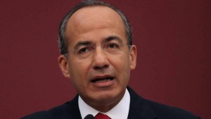 Expresidente mexicano Felipe Calderón ileso tras accidente automovilístico