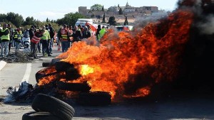Francia abre depósito de combustible bloqueado por protesta 