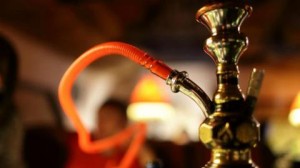 Muere joven de paro respiratorio tras fumar una hookah