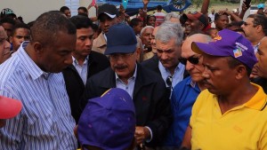 Presidente visita Azua para evaluar daños provocados por lluvias