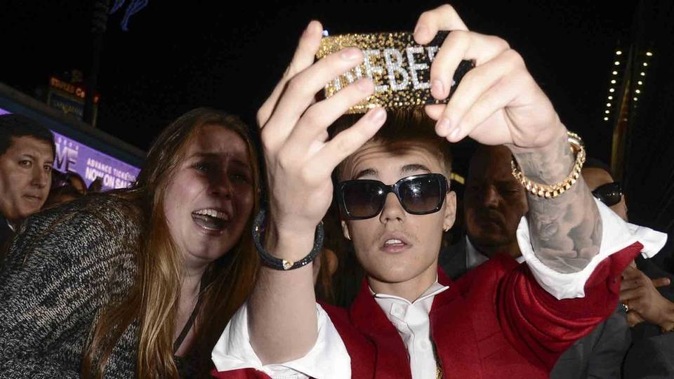 Justin Bieber declara guerra a las "selfies" porque no es un "animal de zoo"