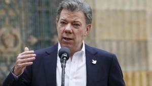 Juan Manuel Santos hace públicos patrimonios de sus ministros